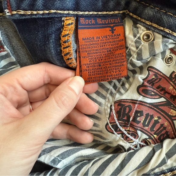 Women’s Rock Revival Bootcut Betty Rhinestone Pocket Jeans - Picture 8 of 9